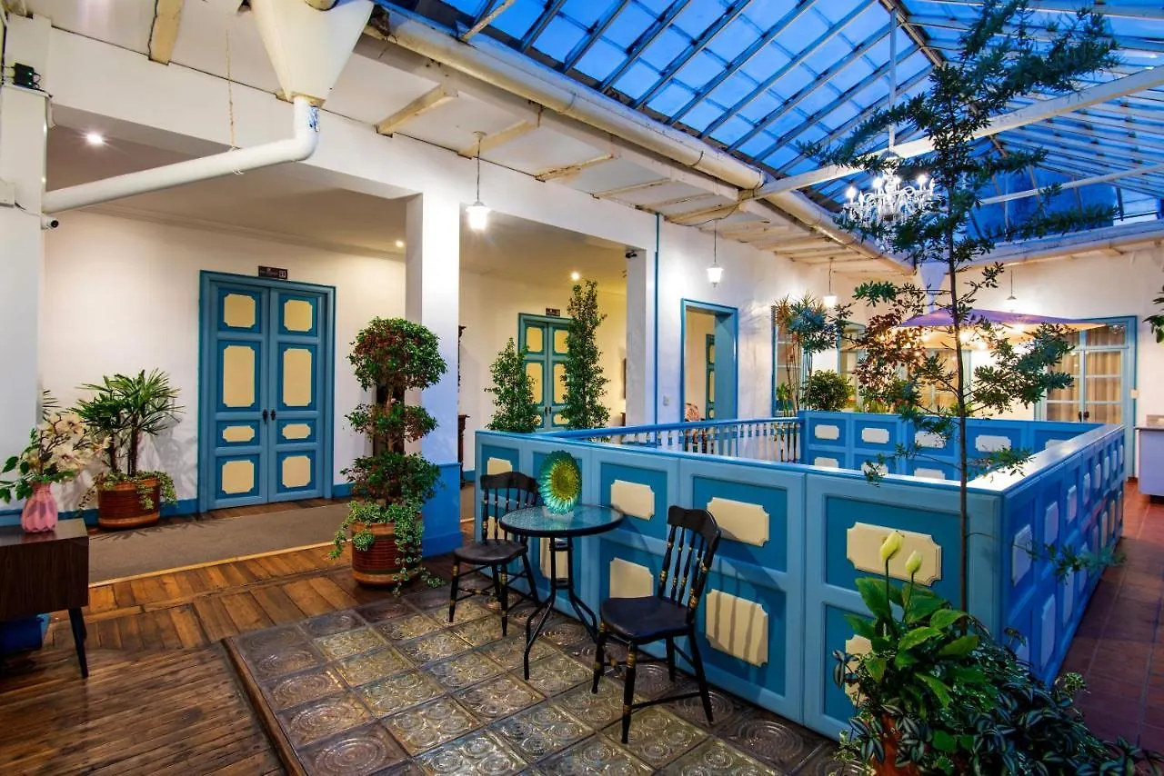 Del Parque Hotel & Suites Κουένκα Bed and Breakfast