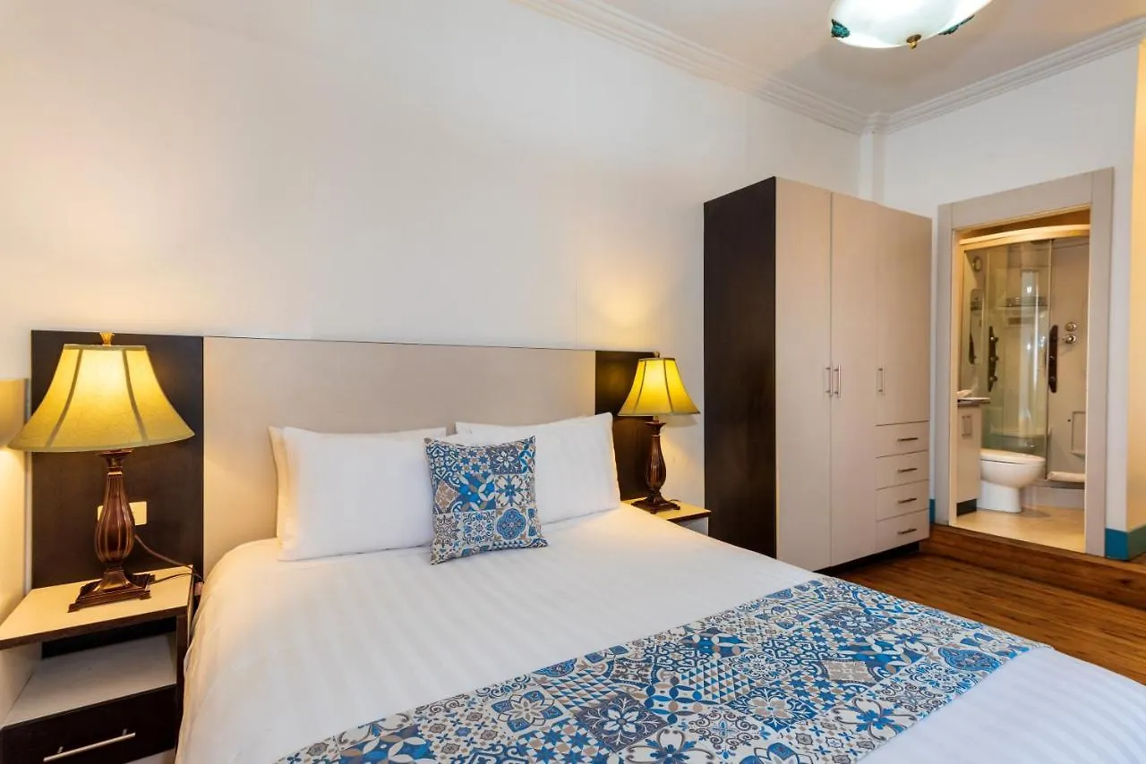 Bed & Breakfast Del Parque Hotel & Suites Cuenca
