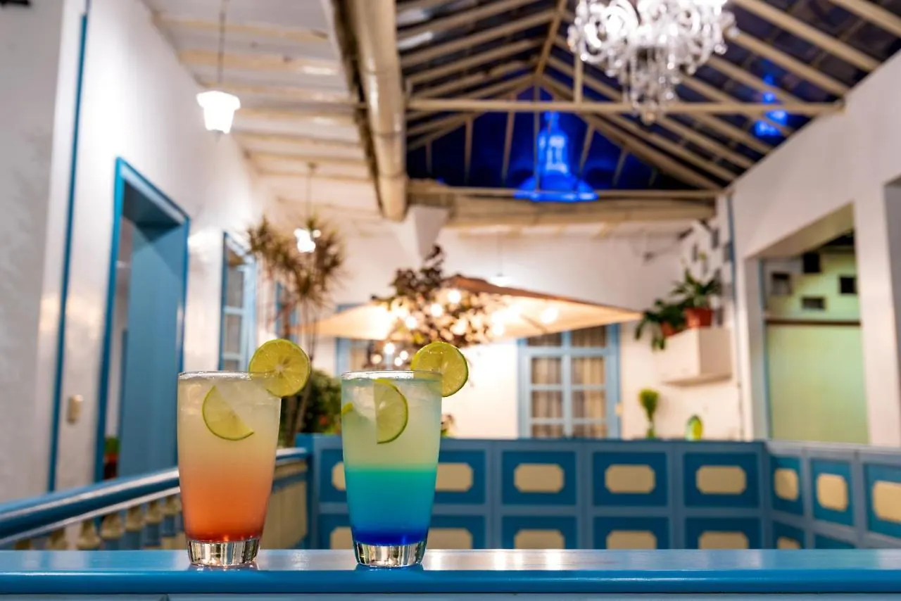 Del Parque Hotel & Suites Cuenca Bed & Breakfast